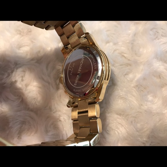 Authentic Michael Kors Watch MK-5550 - Picture 5 of 8